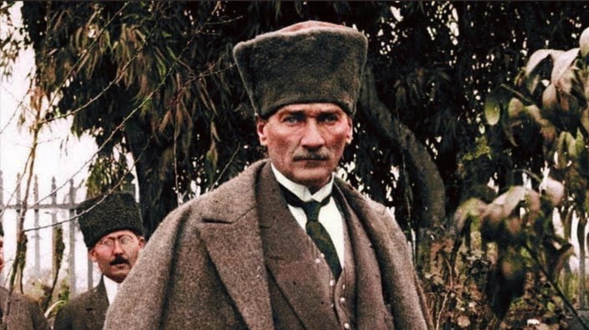 Atatürk'ün Kişiliği ve Özellikleri - E.C.A Elginkan Anadolu Lisesi
